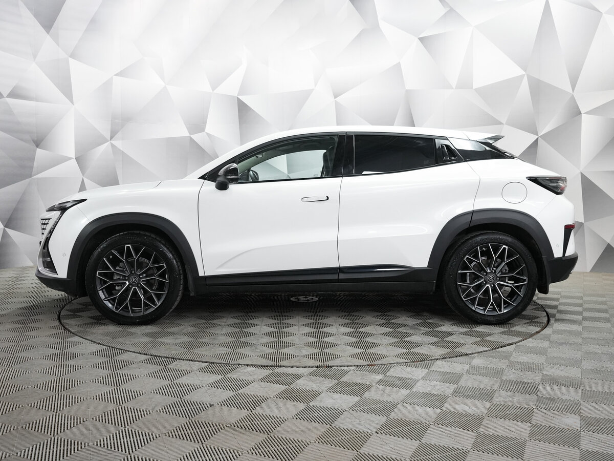 Changan UNI-T с пробегом — 2024 год. Фото: #1