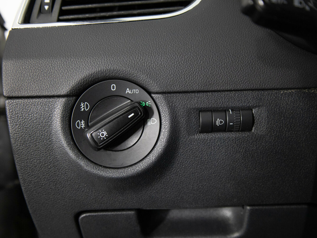 Skoda Octavia с пробегом — 2013 год. Фото: #12