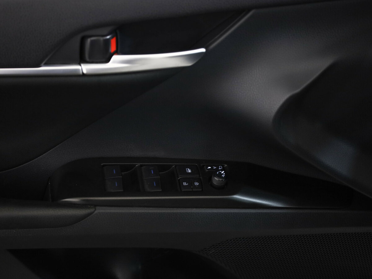 Toyota Camry с пробегом — 2021 год. Фото: #6