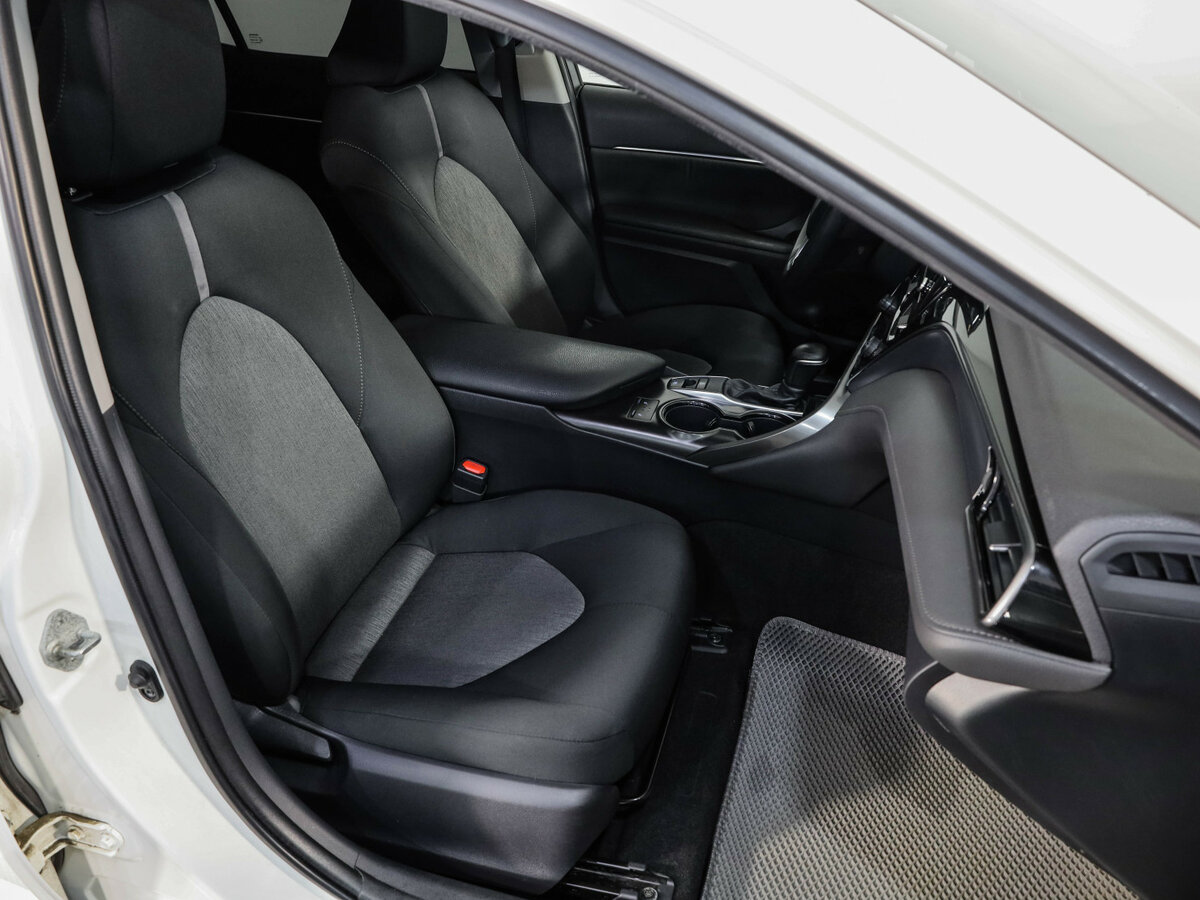 Toyota Camry с пробегом — 2021 год. Фото: #15