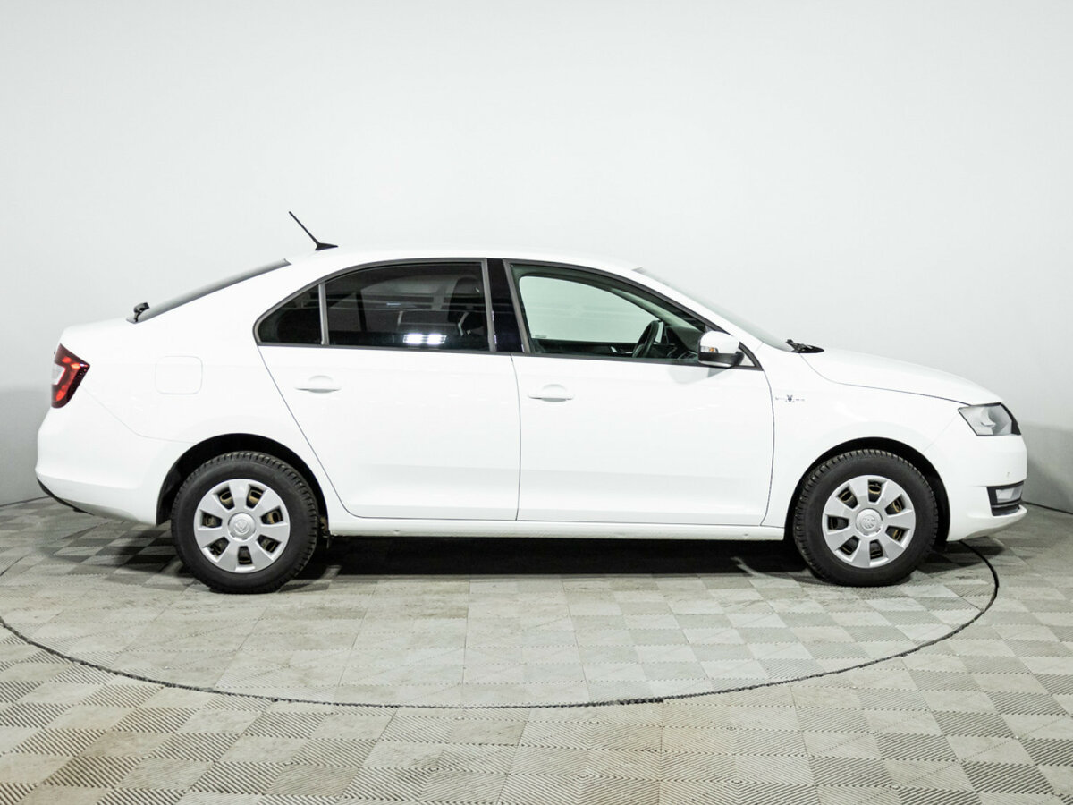 Skoda Rapid с пробегом — 2018 год. Фото: #3