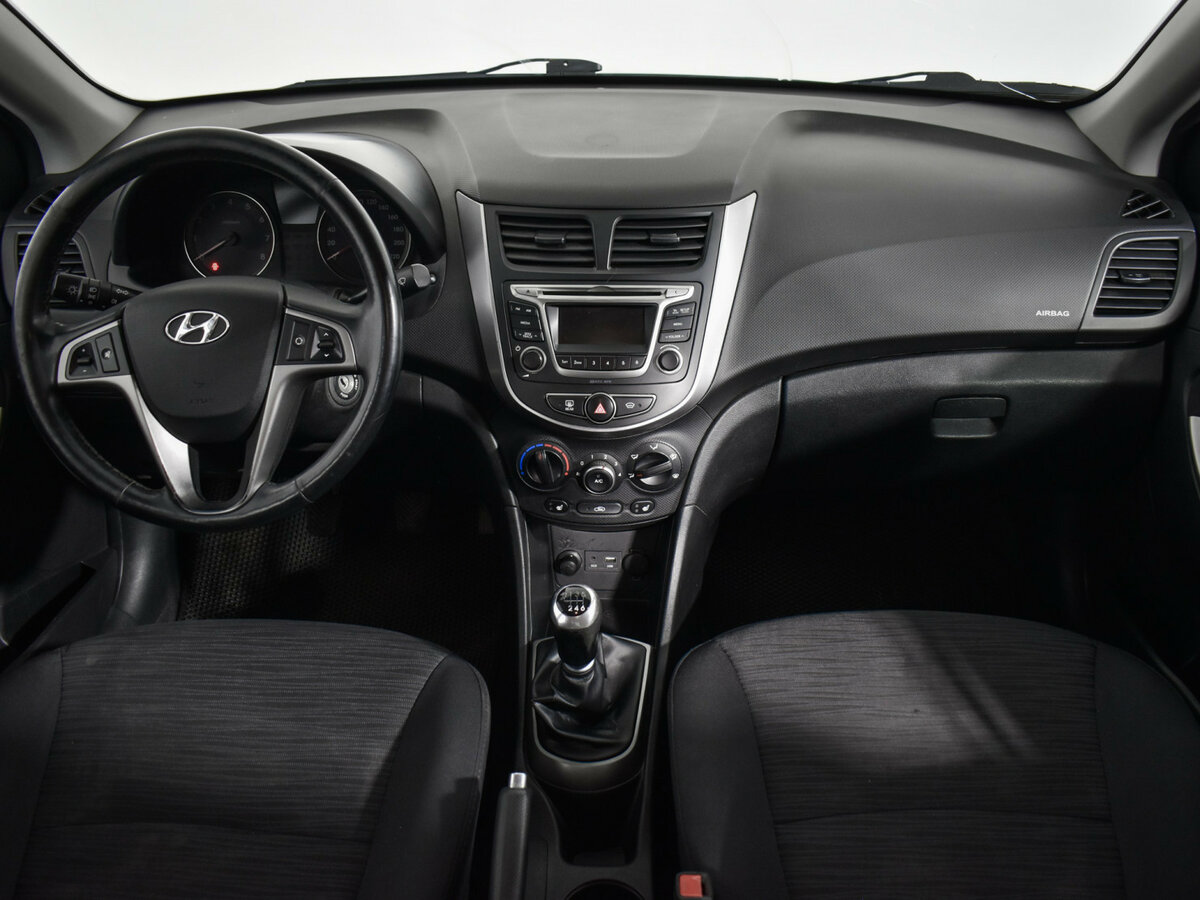 Hyundai Solaris с пробегом — 2016 год. Фото: #12