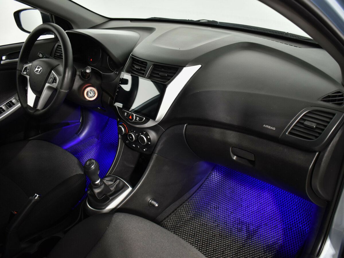 Hyundai Solaris с пробегом — 2014 год. Фото: #11