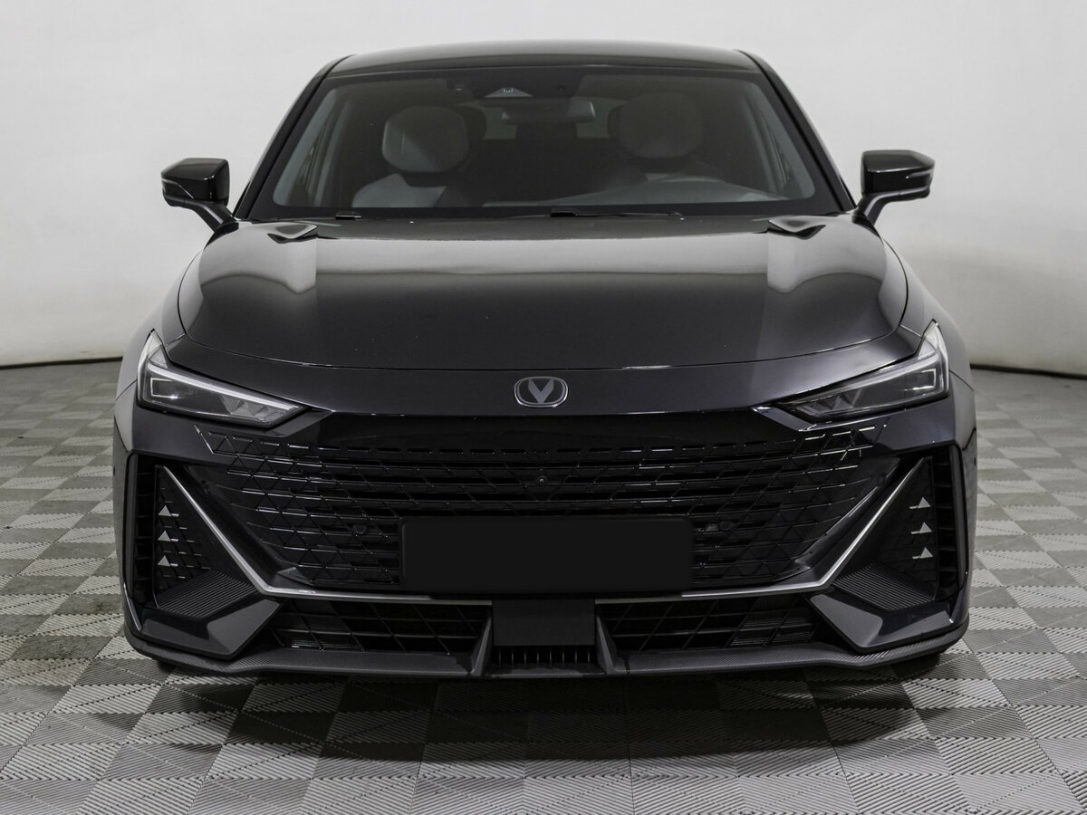 Changan UNI-V с пробегом — 2023 год. Фото: #1