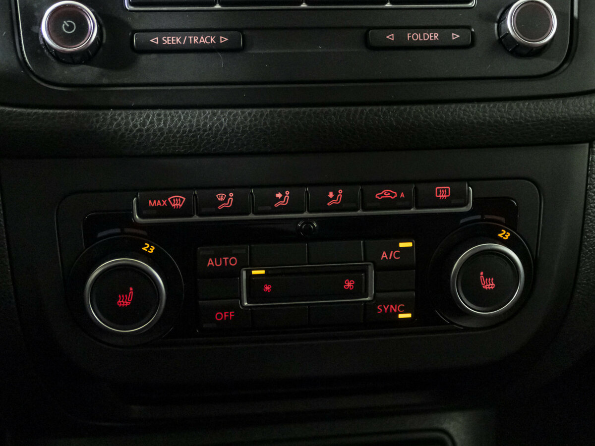 Volkswagen Golf Plus с пробегом — 2013 год. Фото: #12