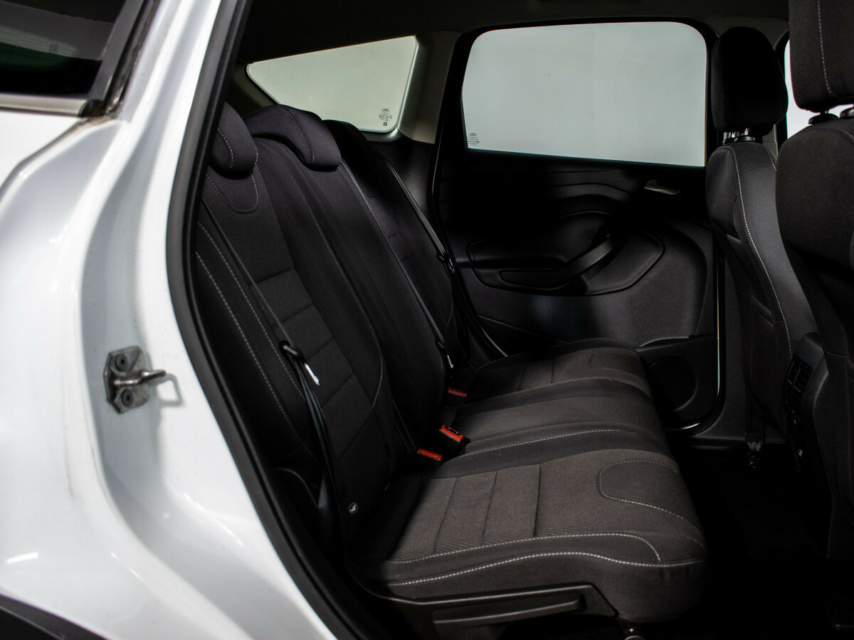 Ford Kuga с пробегом — 2015 год. Фото: #6