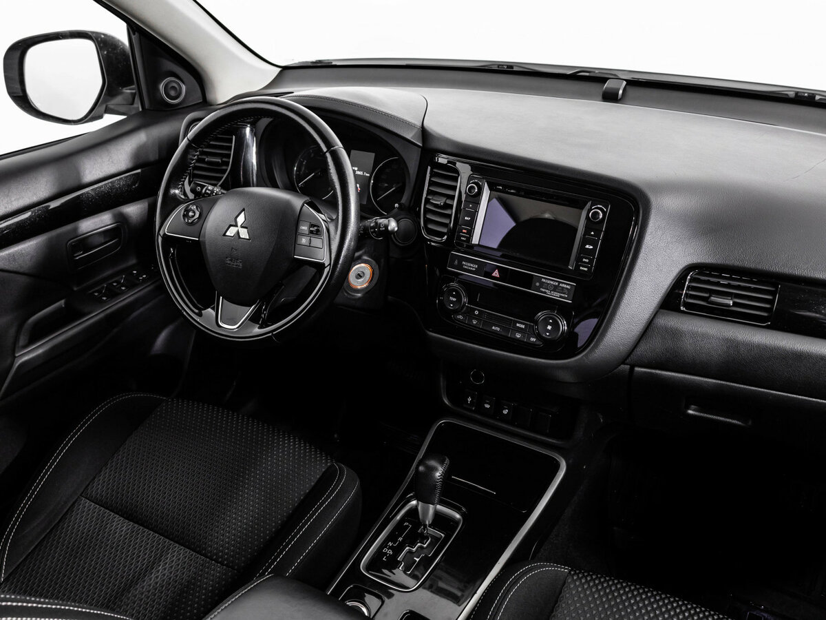 Mitsubishi Outlander с пробегом — 2018 год. Фото: #8