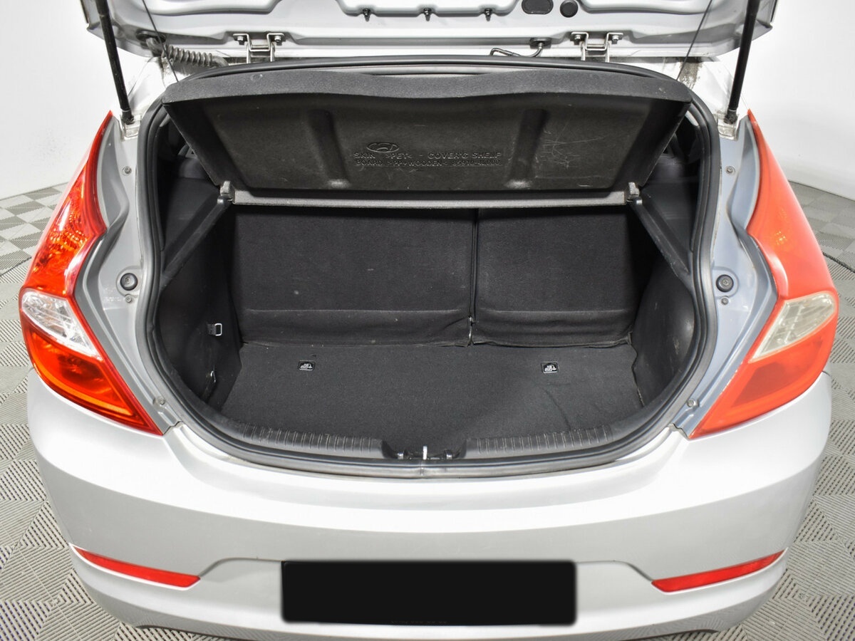 Hyundai Solaris с пробегом — 2015 год. Фото: #17