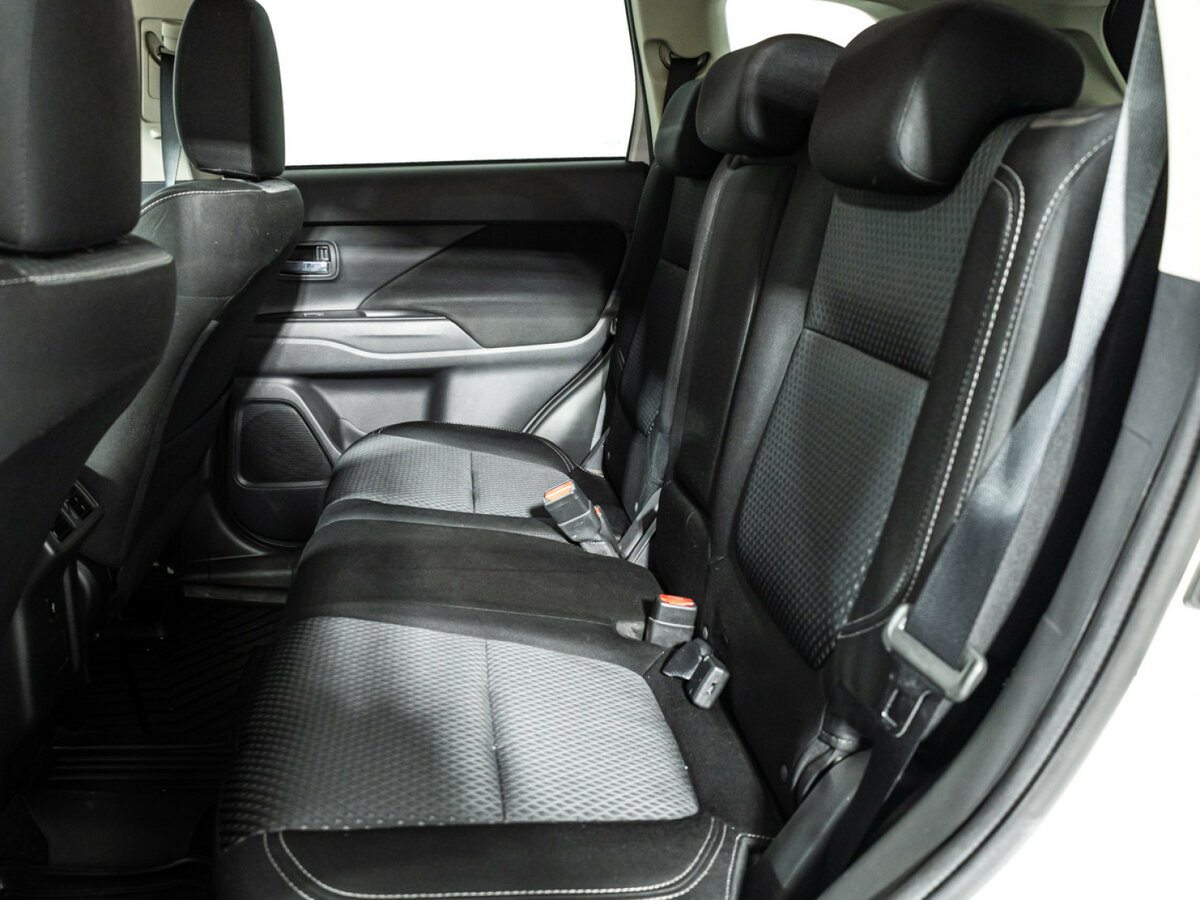 Mitsubishi Outlander с пробегом — 2018 год. Фото: #7
