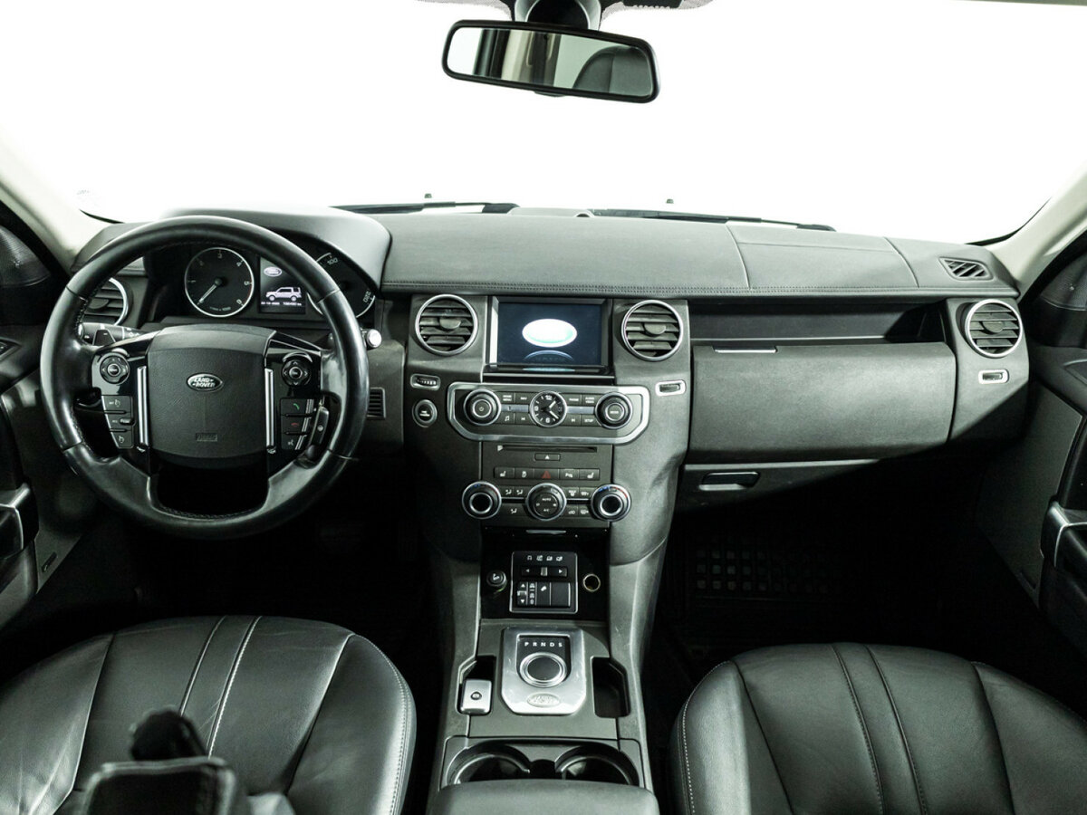 Land Rover Discovery с пробегом — 2015 год. Фото: #10