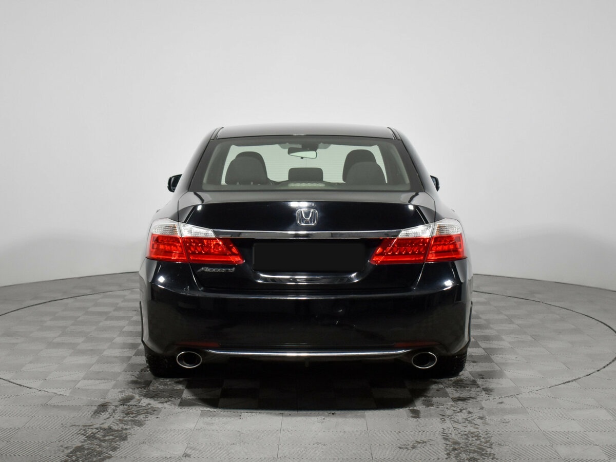 Honda Accord с пробегом — 2013 год. Фото: #5