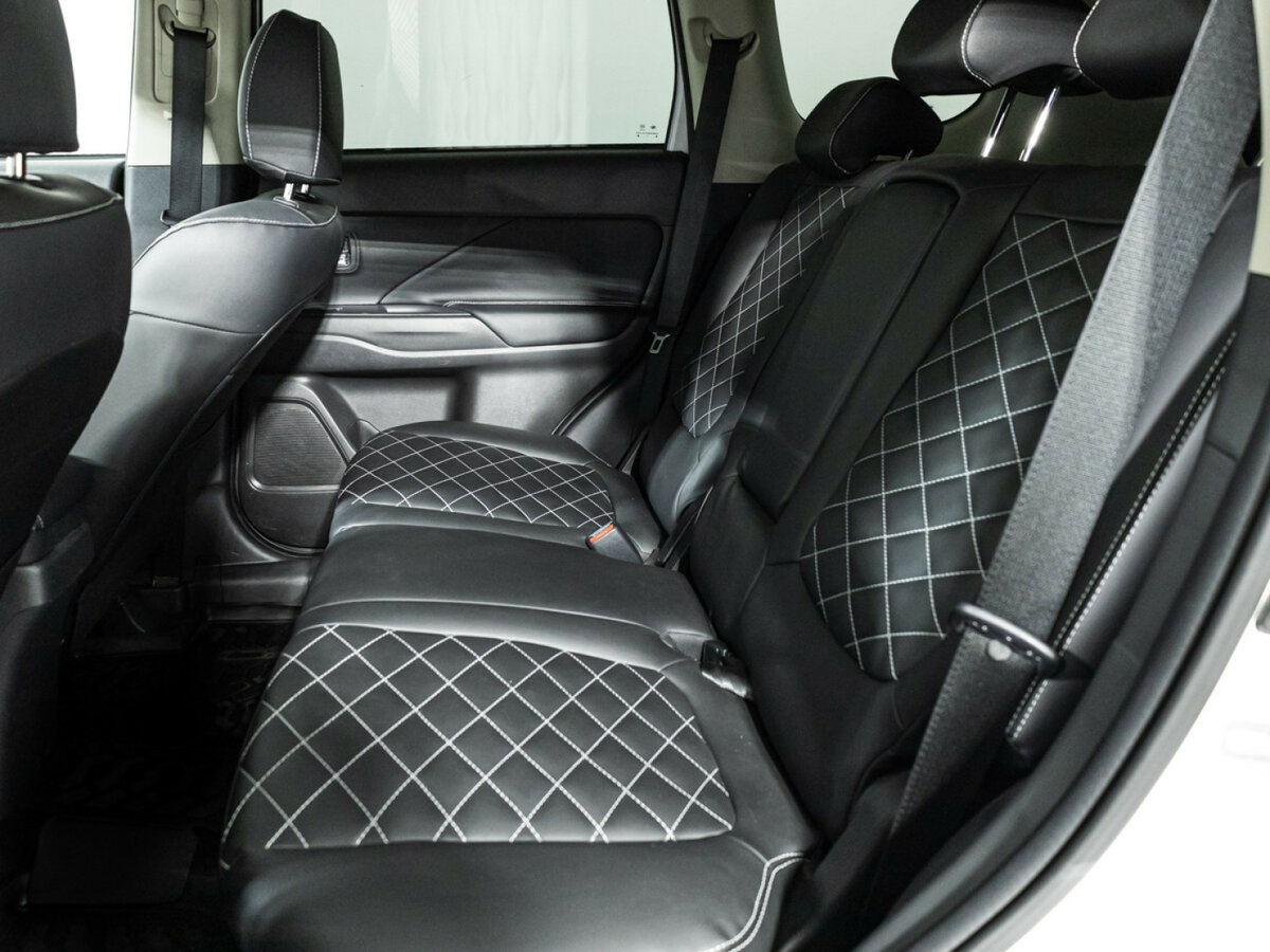 Mitsubishi Outlander с пробегом — 2022 год. Фото: #7