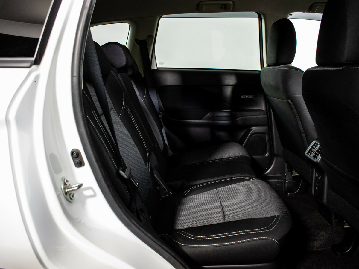 Mitsubishi Outlander с пробегом — 2021 год. Фото: #8