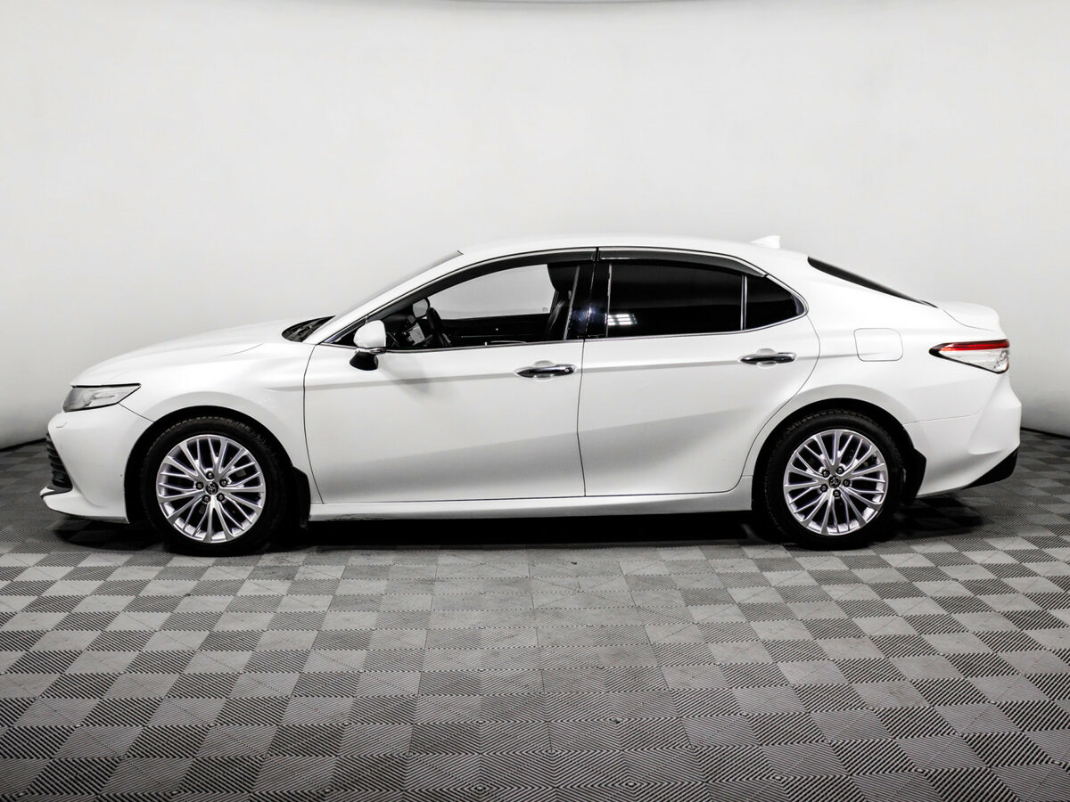 Toyota Camry с пробегом — 2019 год. Фото: #7