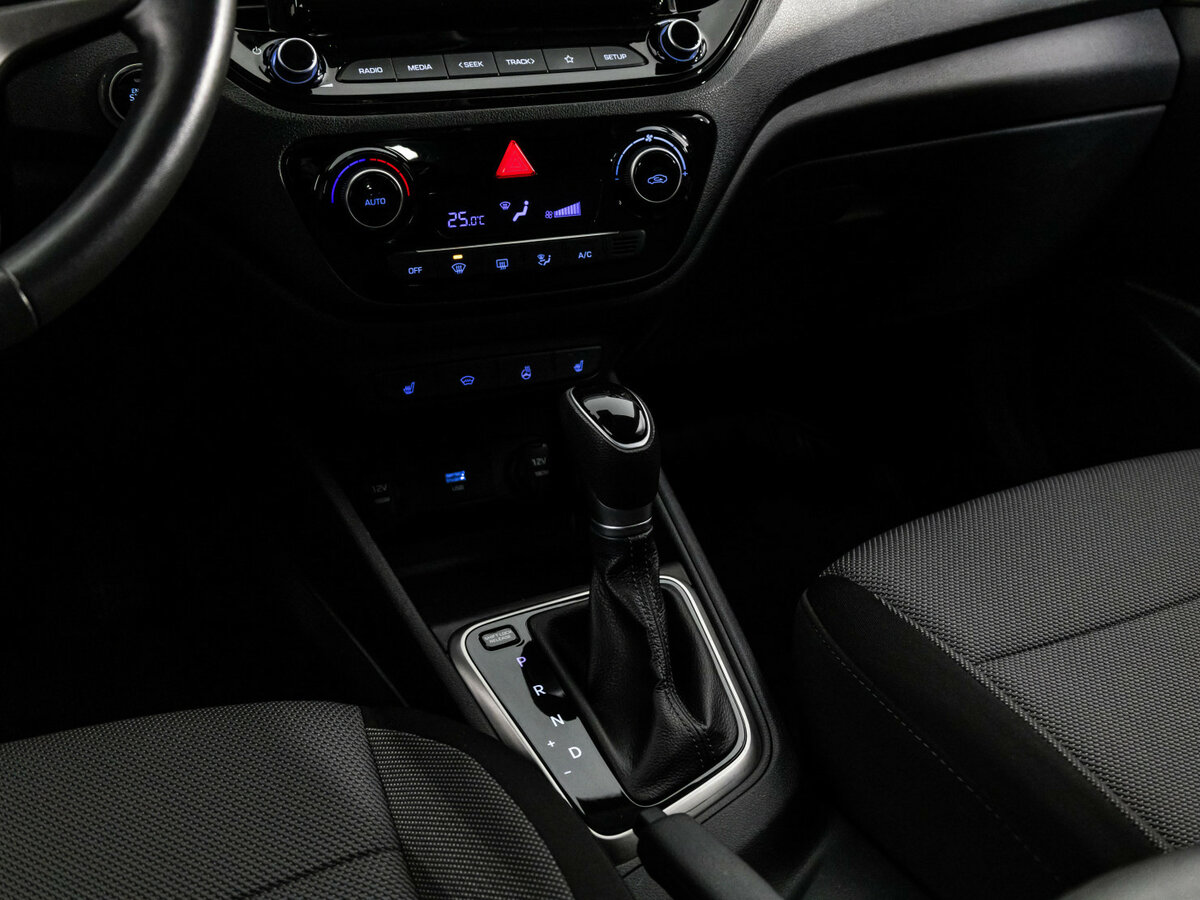 Hyundai Solaris с пробегом — 2020 год. Фото: #9