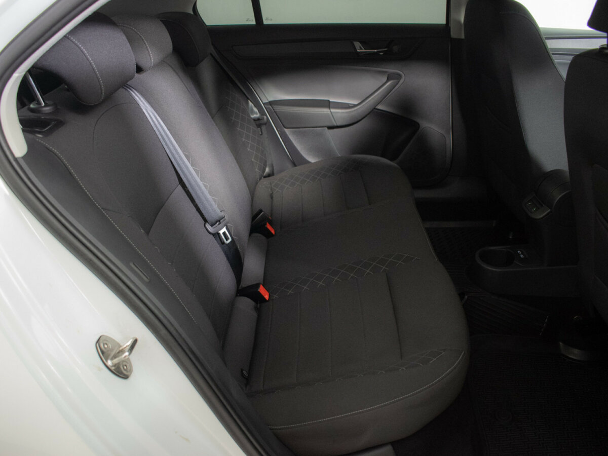 Skoda Rapid с пробегом — 2021 год. Фото: #7