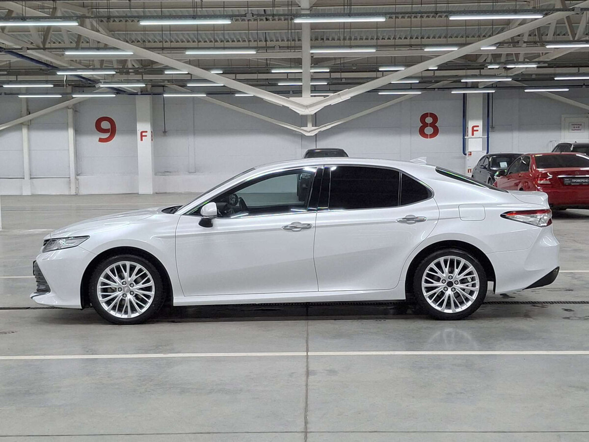 Toyota Camry с пробегом — 2020 год. Фото: #7