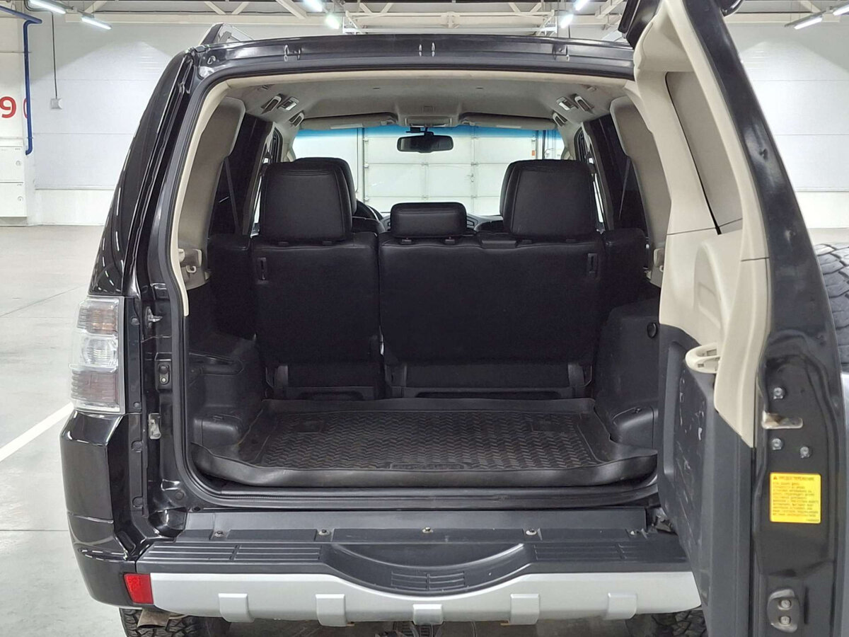 Mitsubishi Pajero с пробегом — 2012 год. Фото: #9