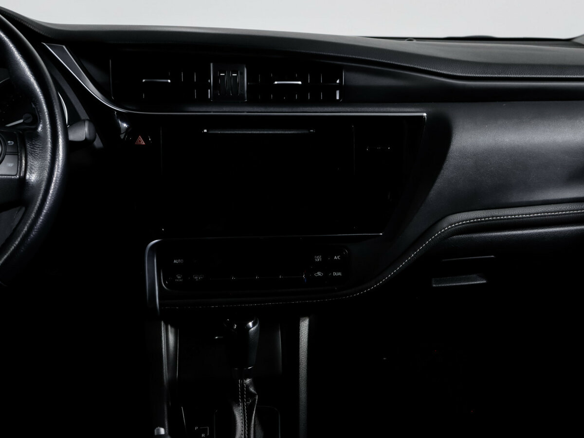 Toyota Corolla с пробегом — 2017 год. Фото: #10