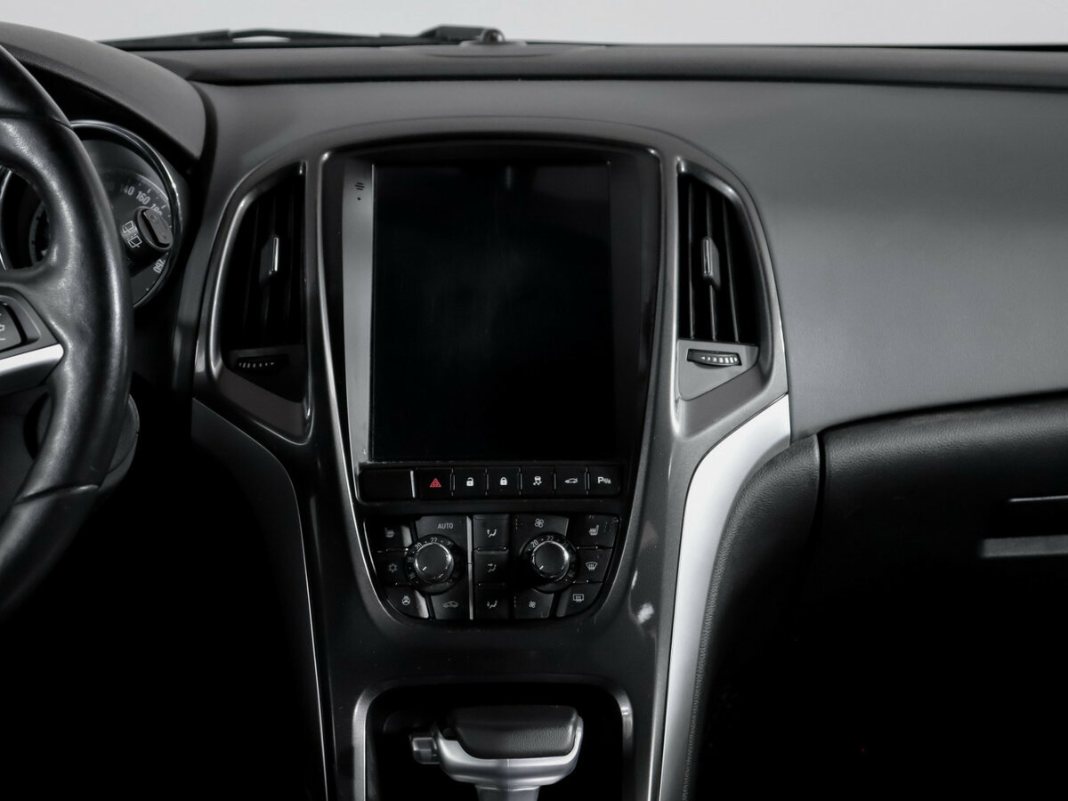 Opel Astra с пробегом — 2013 год. Фото: #10