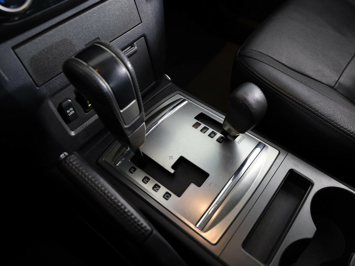 Mitsubishi Pajero с пробегом — 2013 год. Фото: #13