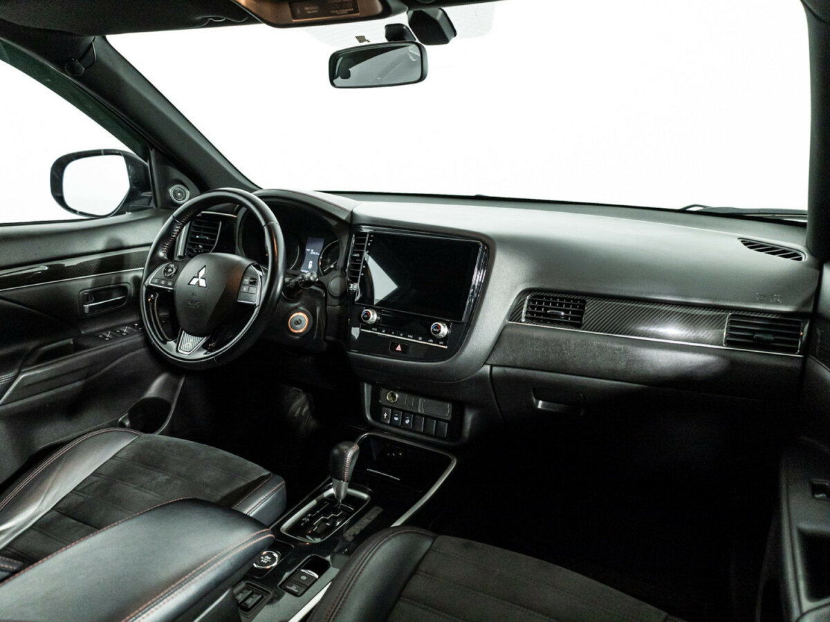 Mitsubishi Outlander с пробегом — 2020 год. Фото: #8
