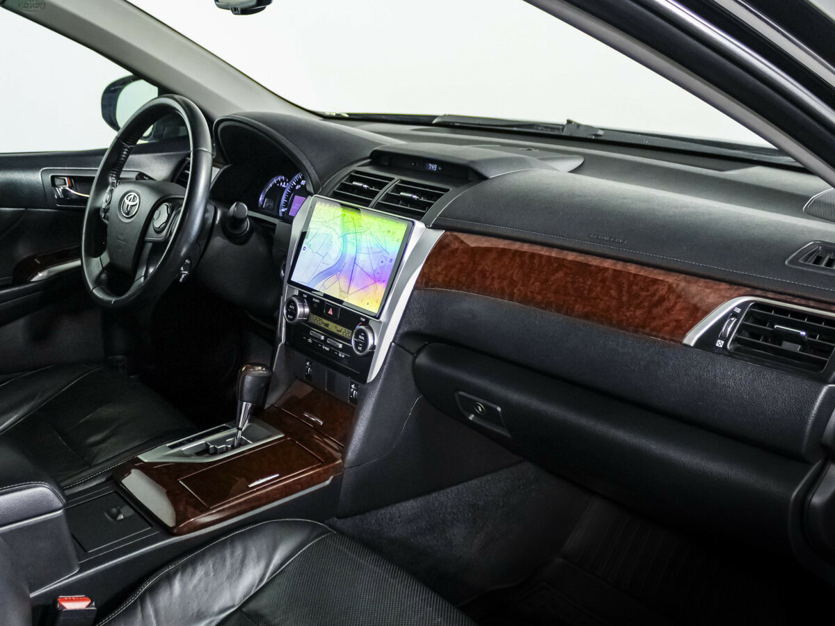 Toyota Camry с пробегом — 2012 год. Фото: #6