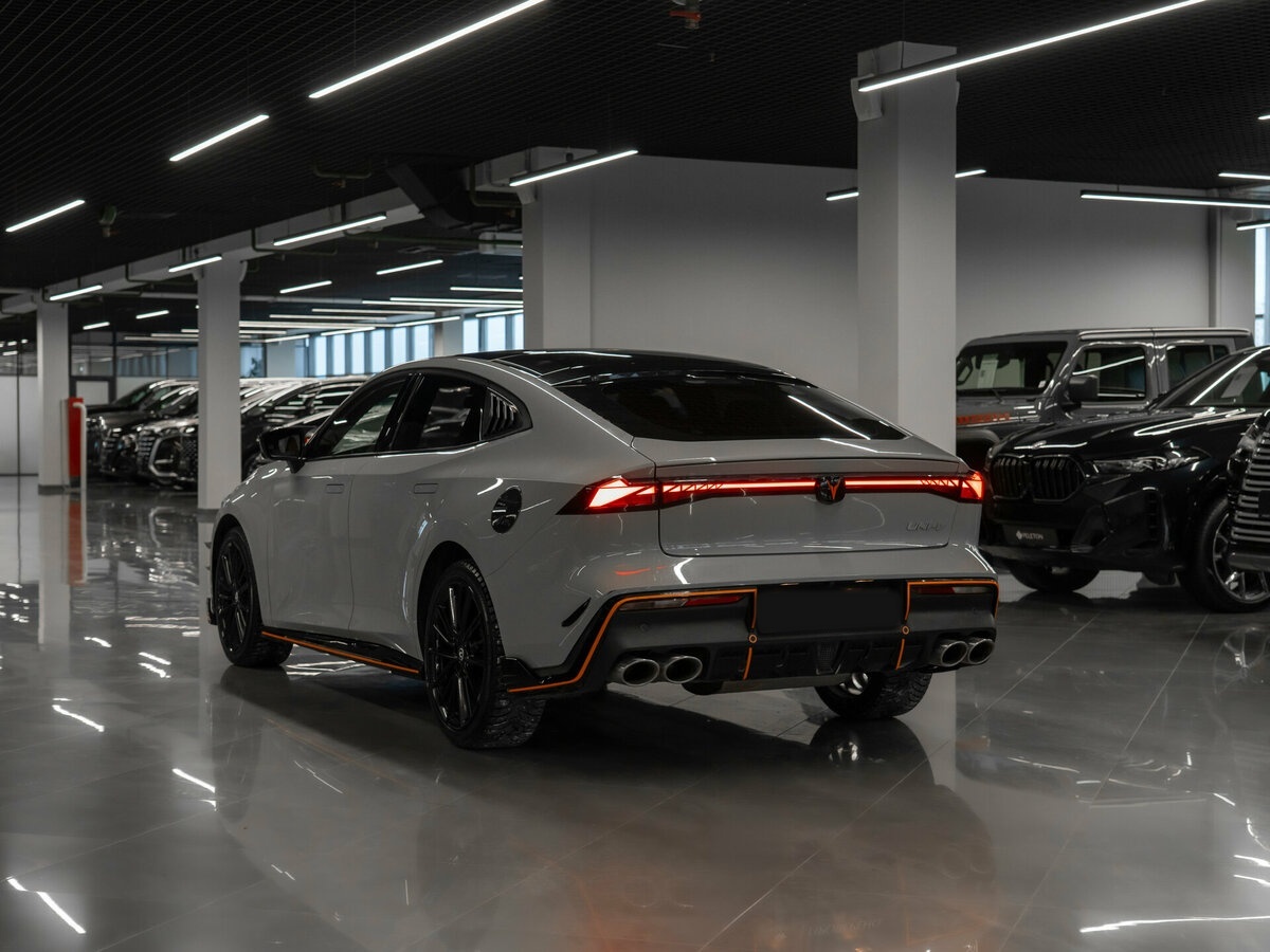 Changan UNI-V с пробегом — 2023 год. Фото: #3