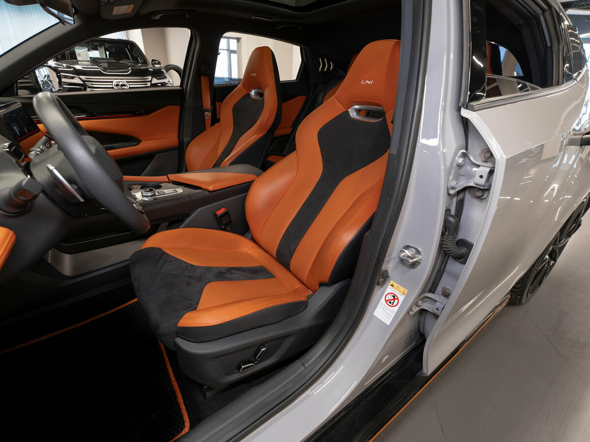 Changan UNI-V с пробегом — 2023 год. Фото: #8