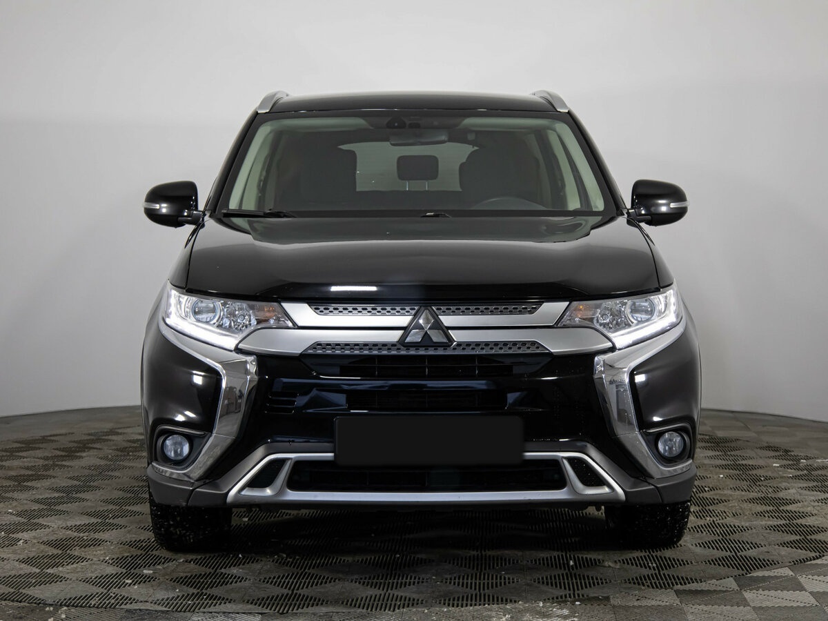 Mitsubishi Outlander с пробегом — 2019 год. Фото: #1