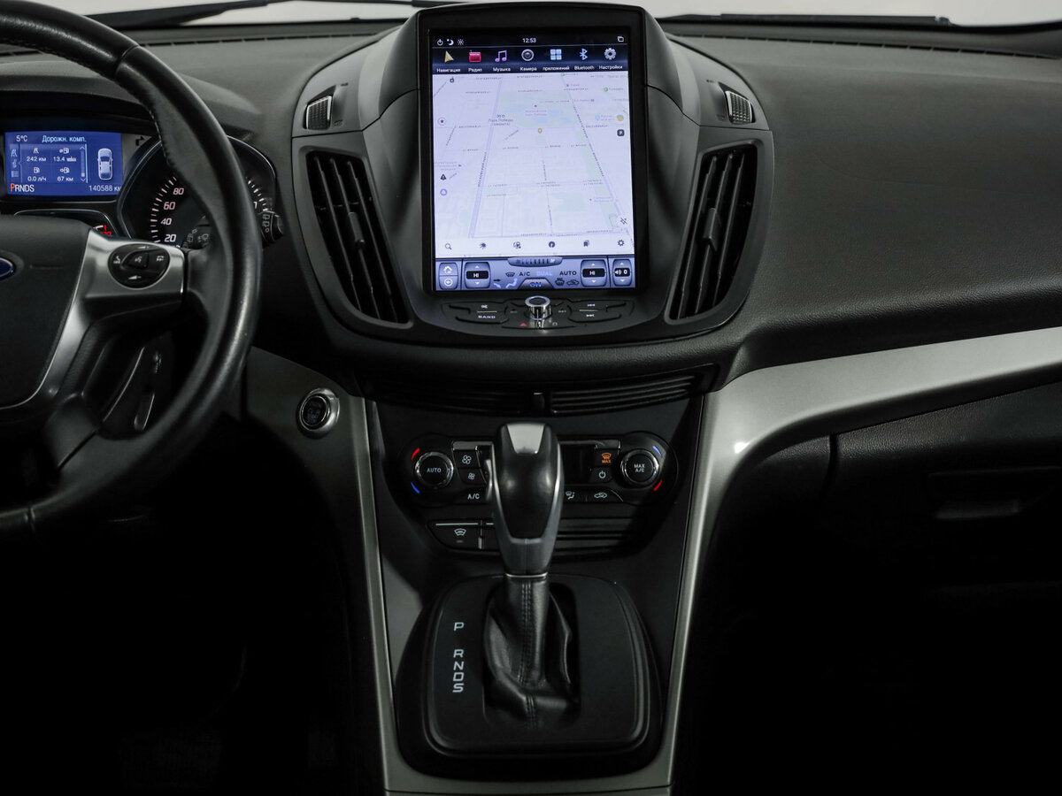 Ford Kuga с пробегом — 2015 год. Фото: #10