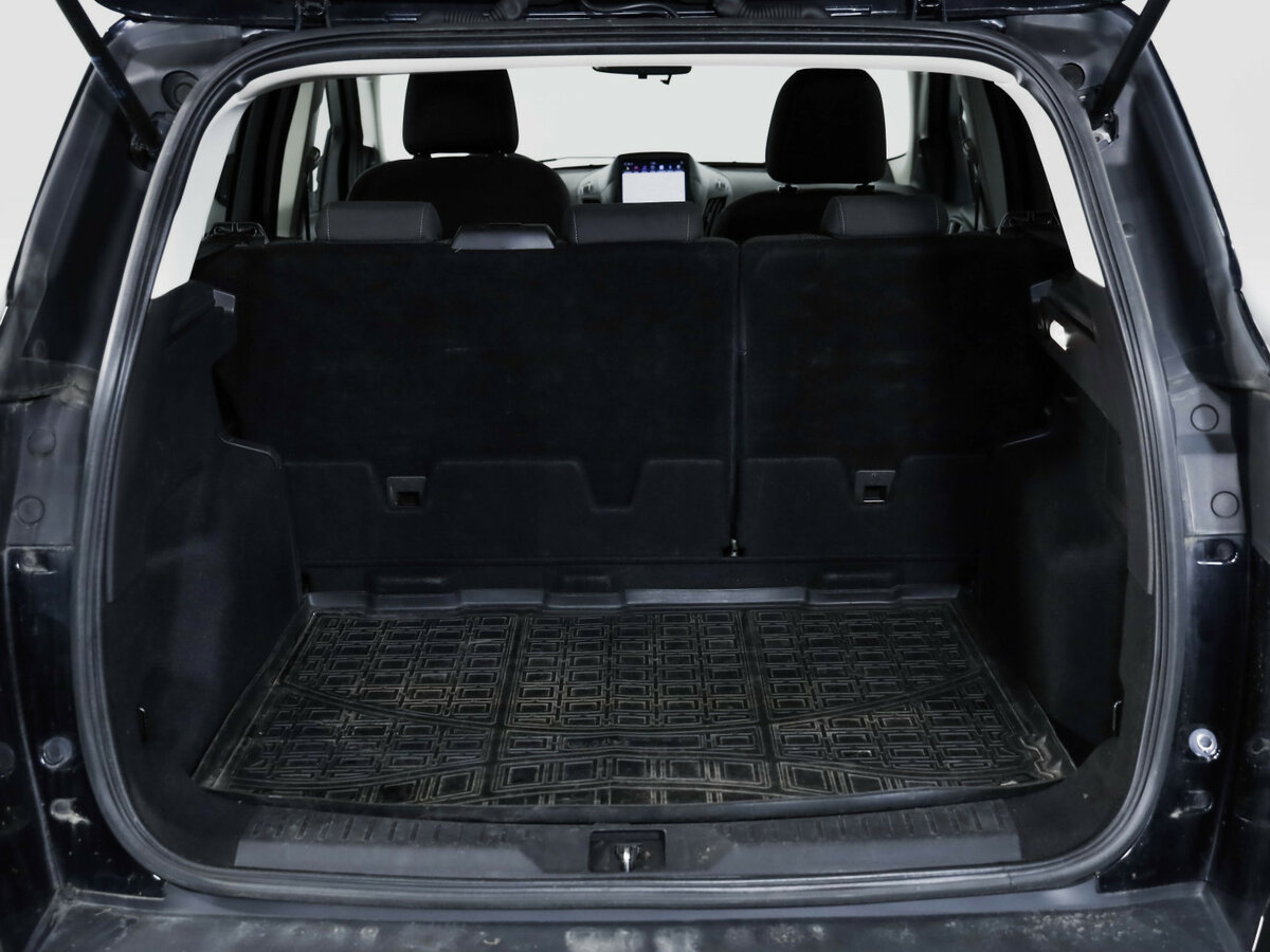 Ford Kuga с пробегом — 2015 год. Фото: #28