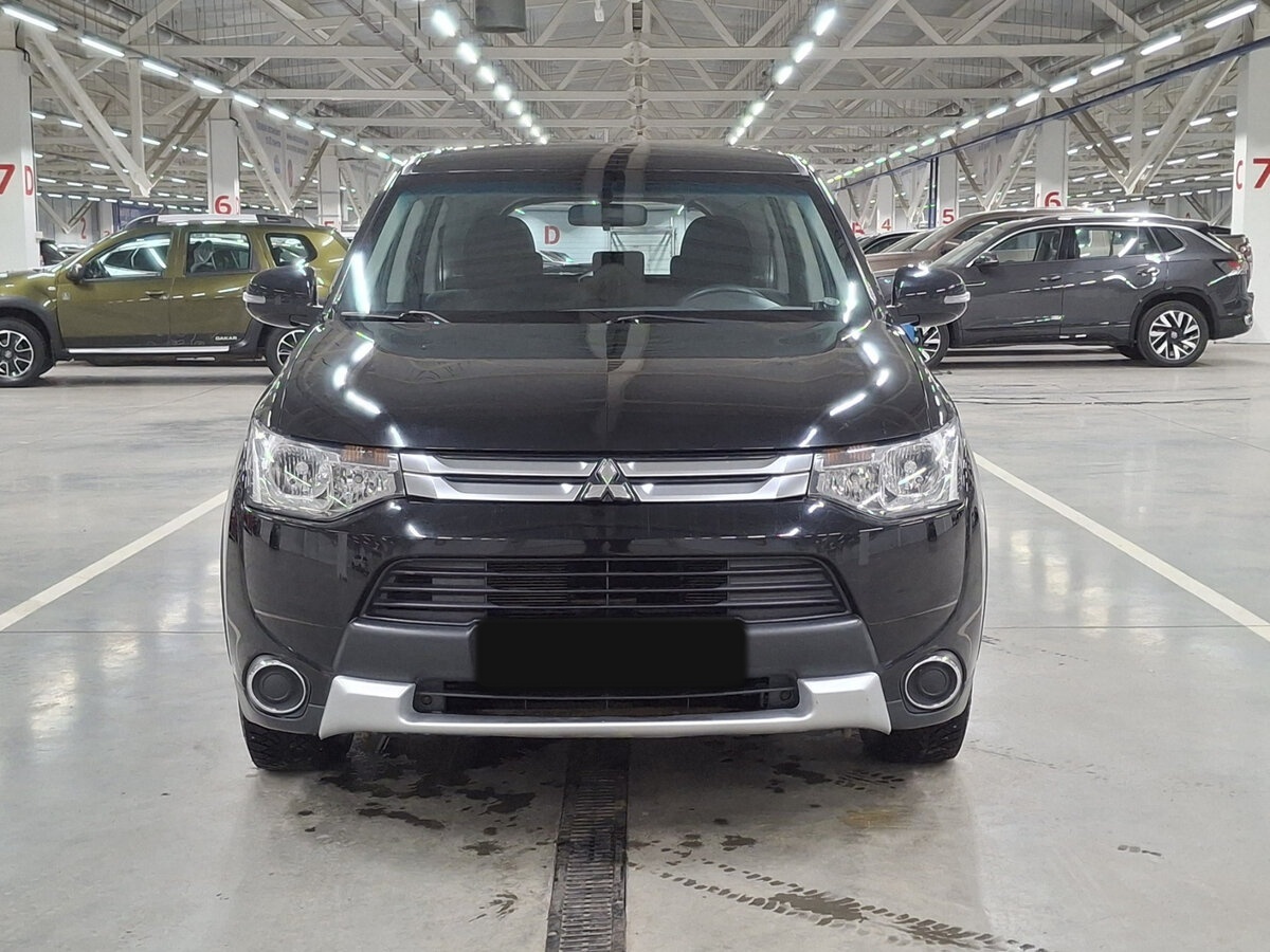 Mitsubishi Outlander с пробегом — 2014 год. Фото: #1