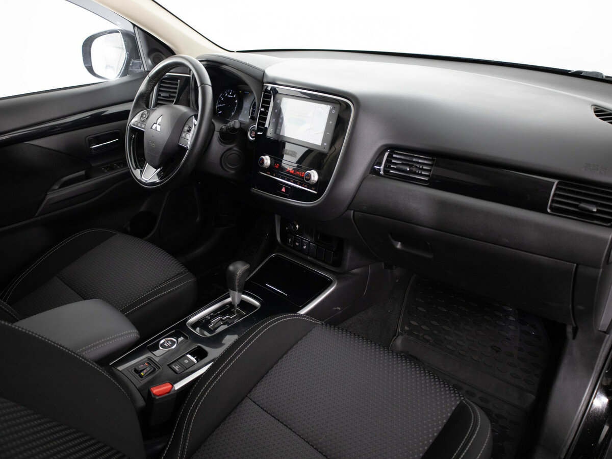 Mitsubishi Outlander с пробегом — 2020 год. Фото: #6