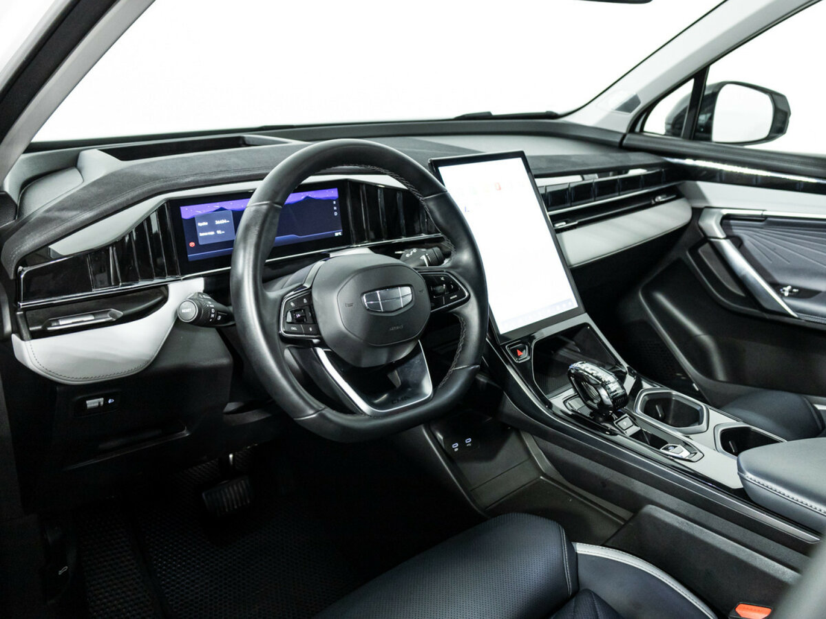 Geely Atlas с пробегом — 2023 год. Фото: #8