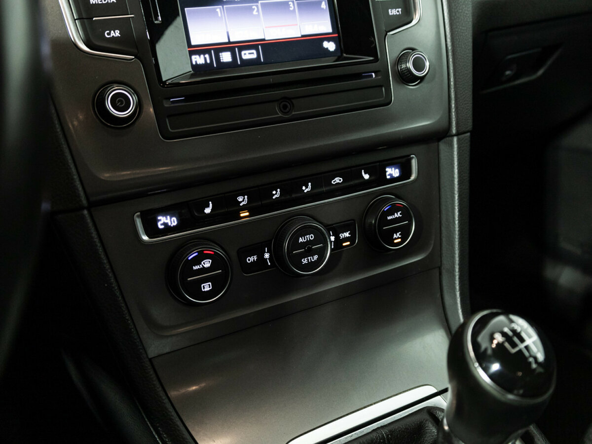 Volkswagen Golf с пробегом — 2013 год. Фото: #15