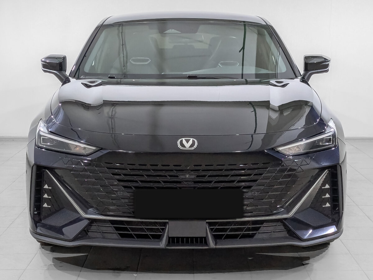 Changan UNI-V с пробегом — 2023 год. Фото: #1