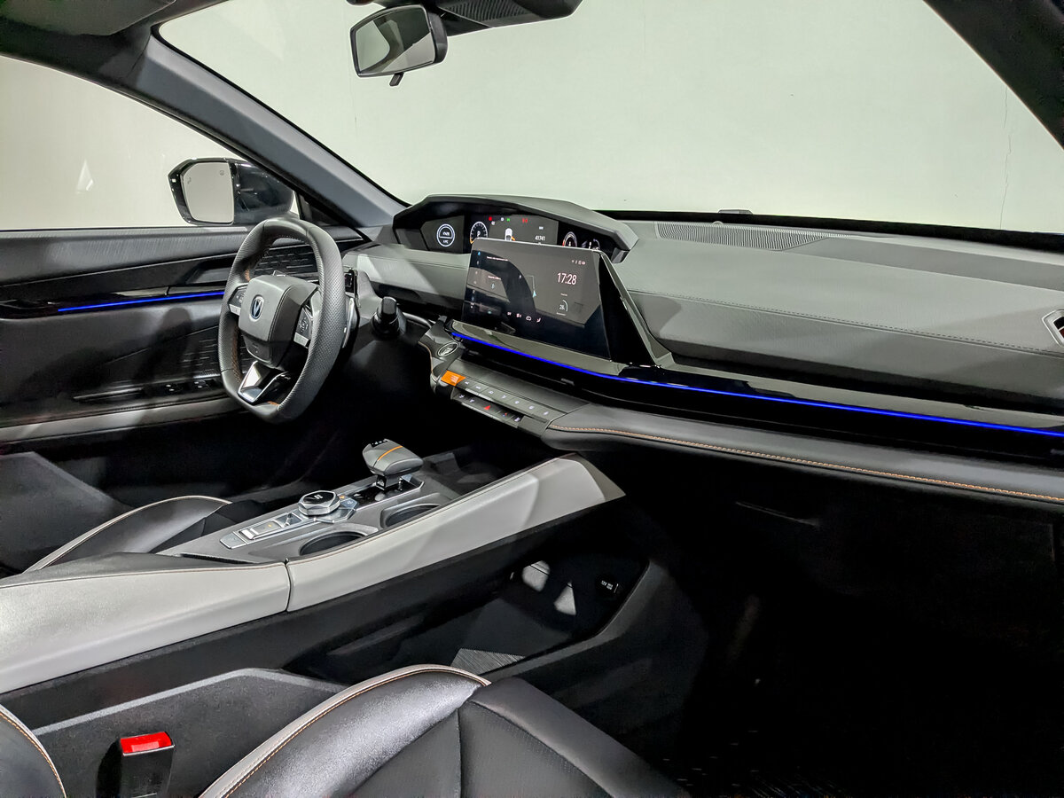 Changan UNI-V с пробегом — 2023 год. Фото: #10