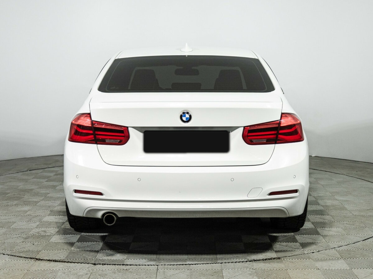 BMW 3 серии с пробегом — 2015 год. Фото: #5