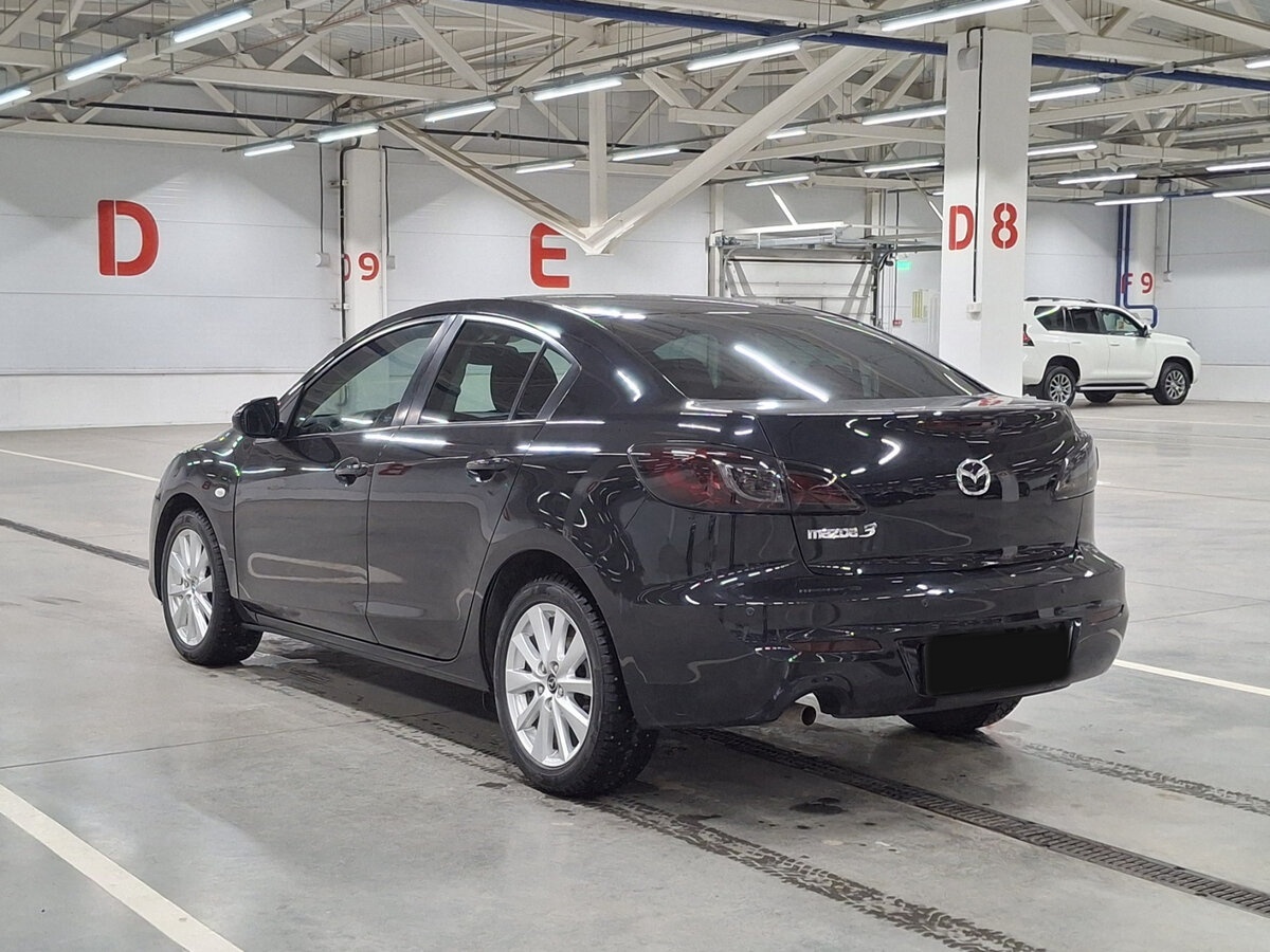 Mazda 3 с пробегом — 2013 год. Фото: #6