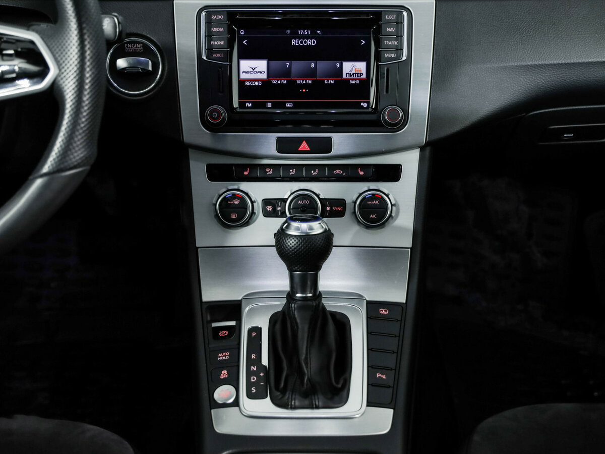 Volkswagen Passat с пробегом — 2014 год. Фото: #18