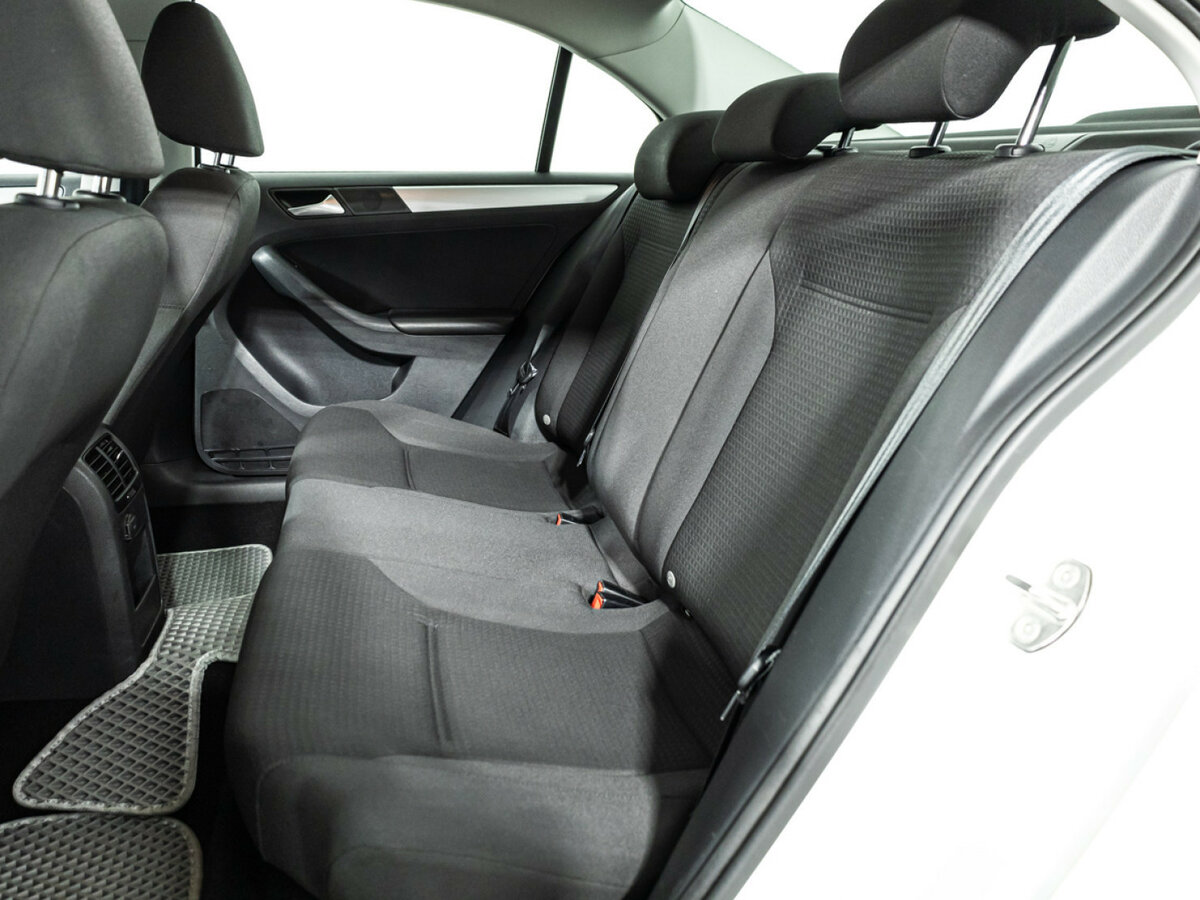 Volkswagen Jetta с пробегом — 2017 год. Фото: #7