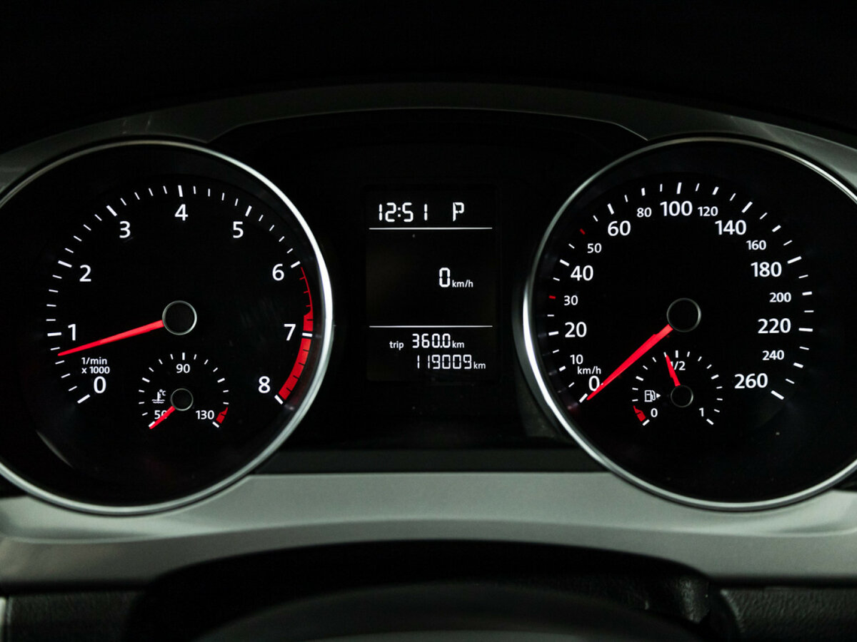 Volkswagen Jetta с пробегом — 2017 год. Фото: #9