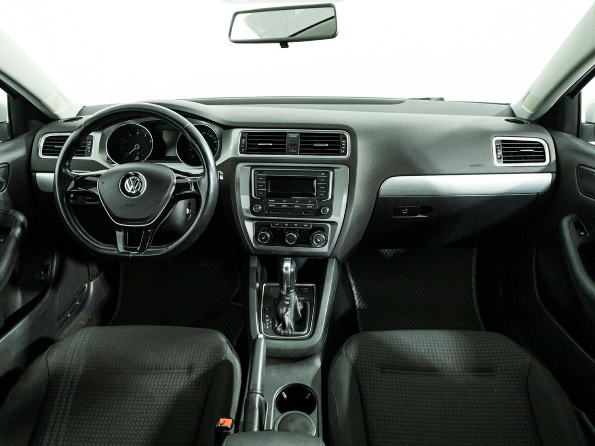 Volkswagen Jetta с пробегом — 2017 год. Фото: #10