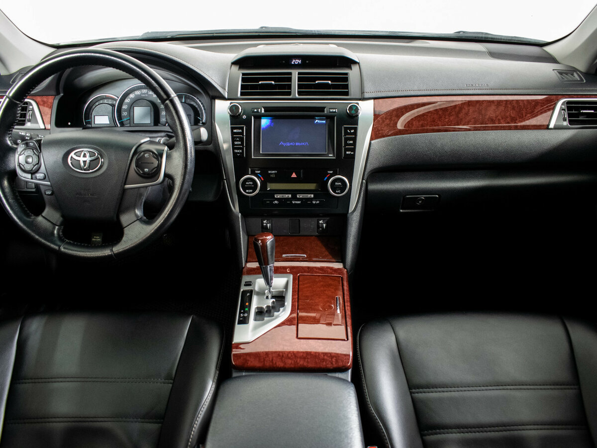Toyota Camry с пробегом — 2014 год. Фото: #8