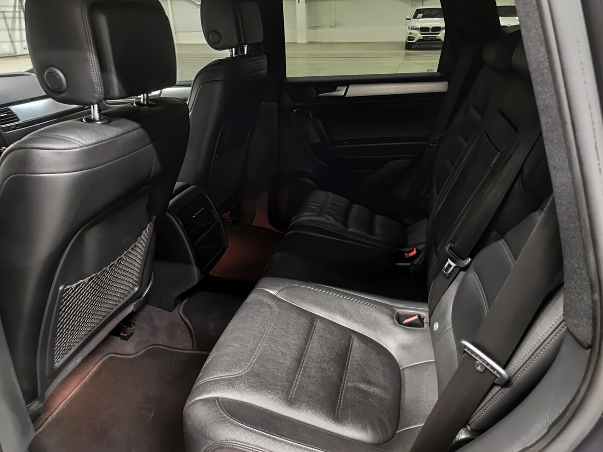 Volkswagen Touareg с пробегом — 2012 год. Фото: #11