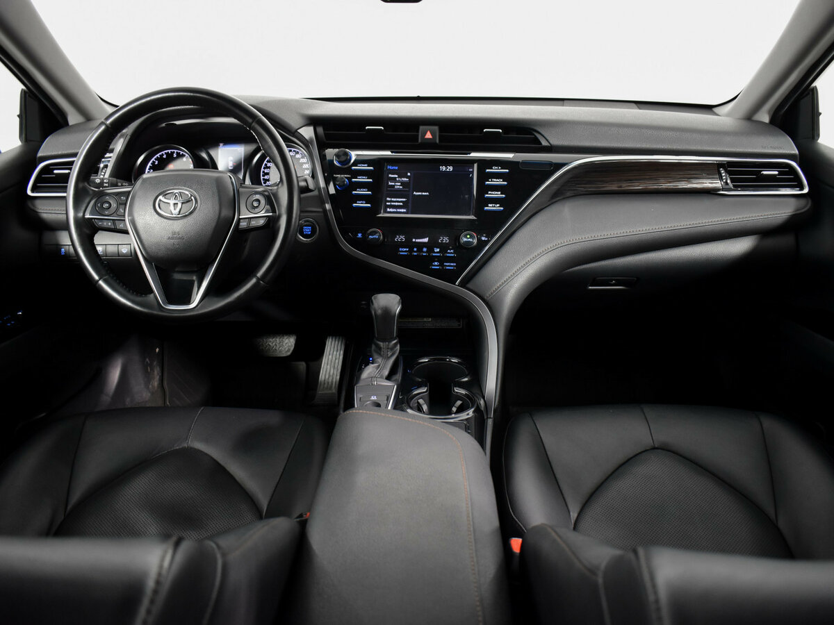Toyota Camry с пробегом — 2020 год. Фото: #8