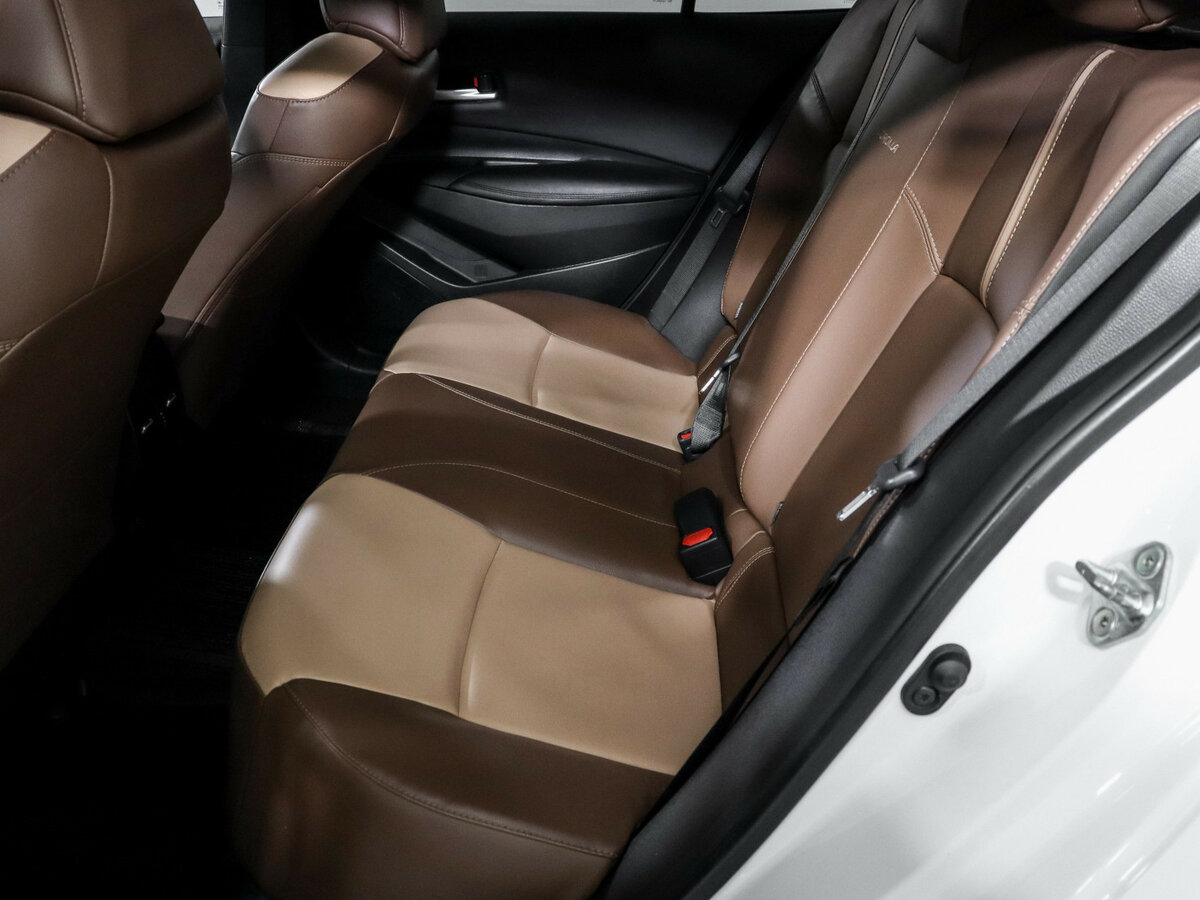 Toyota Corolla с пробегом — 2021 год. Фото: #7