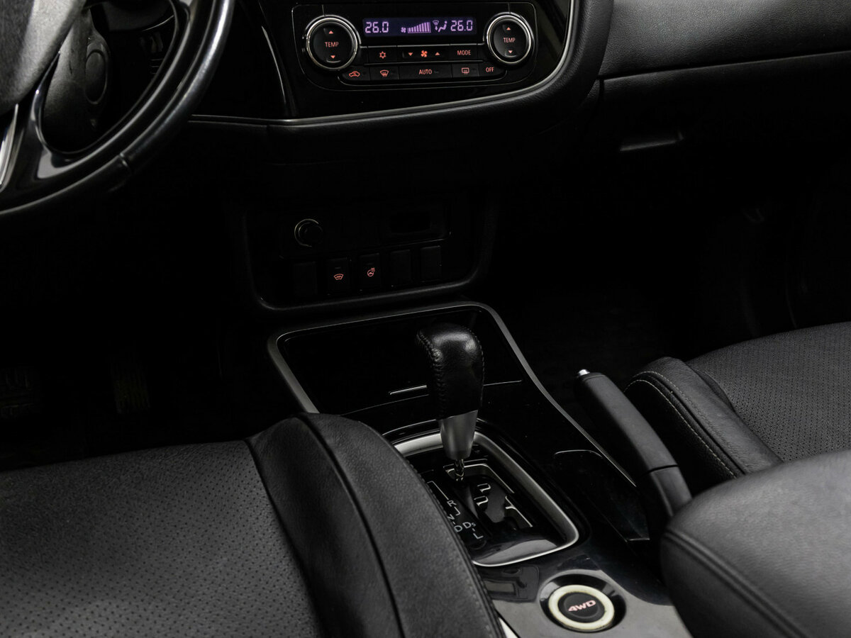 Mitsubishi Outlander с пробегом — 2017 год. Фото: #9