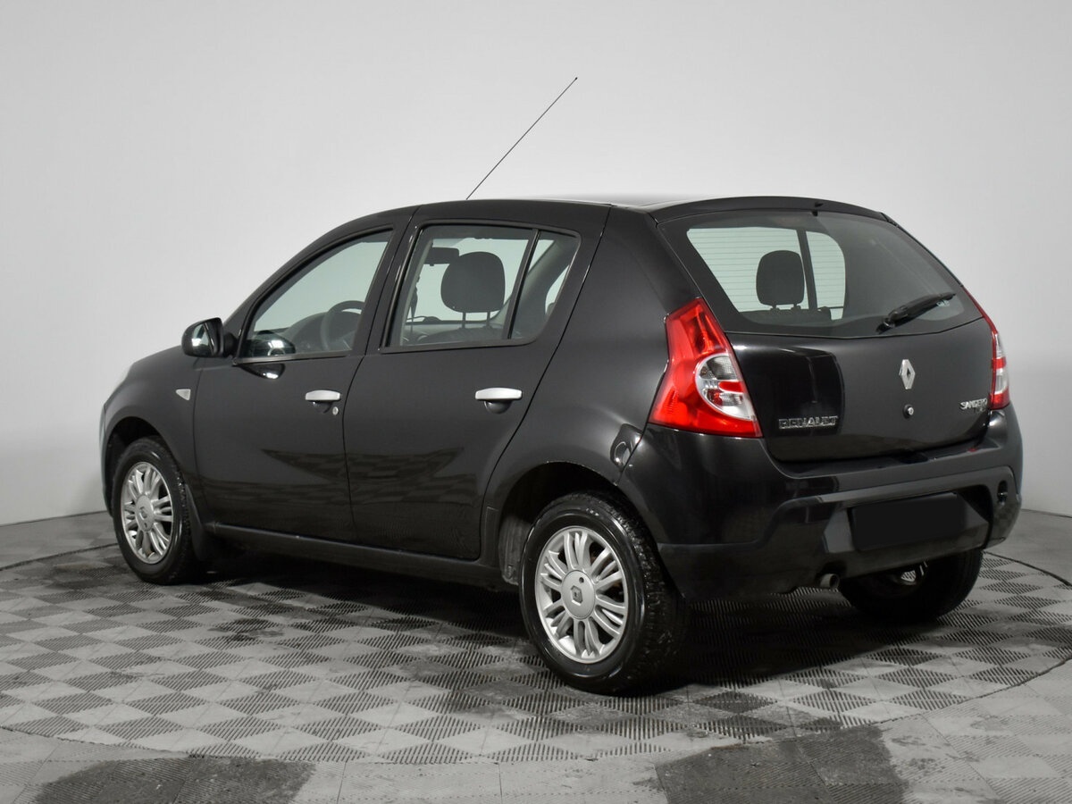 Renault Sandero с пробегом — 2014 год. Фото: #6